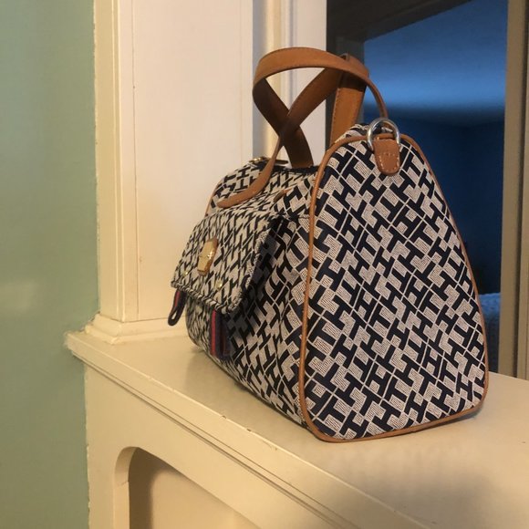 Tommy Hilfiger handbag (12"w x 8"h x ~5"d) - Picture 6 of 9